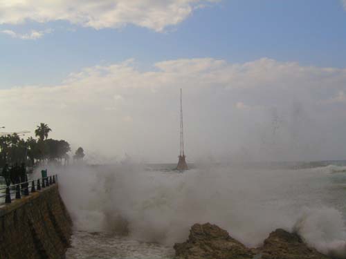 corniche waves 2